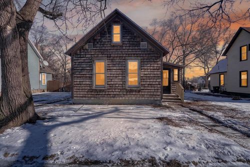 1015 Bluff St, Beloit, WI, 53511-5166 | Card Image