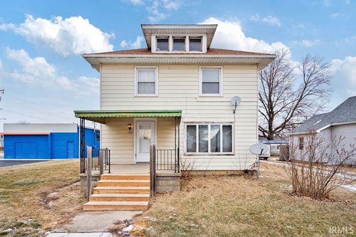 106 E Washington St, Galveston, IN, 46932-5032 | Card Image