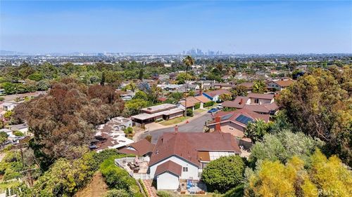 5390 Stillwater Dr, Los Angeles, CA, 90008-1039 | Card Image