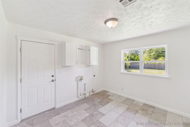 201 W 9 Th St, House other with 2 bedrooms, 1 bathrooms and null parking in Claremore OK | Image 18