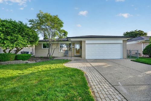 11223 Hemlock Dr, Sterling Heights, MI, 48312-3844 | Card Image