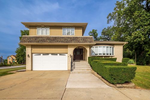 200 N Maple St, Addison, IL, 60101-2926 | Card Image