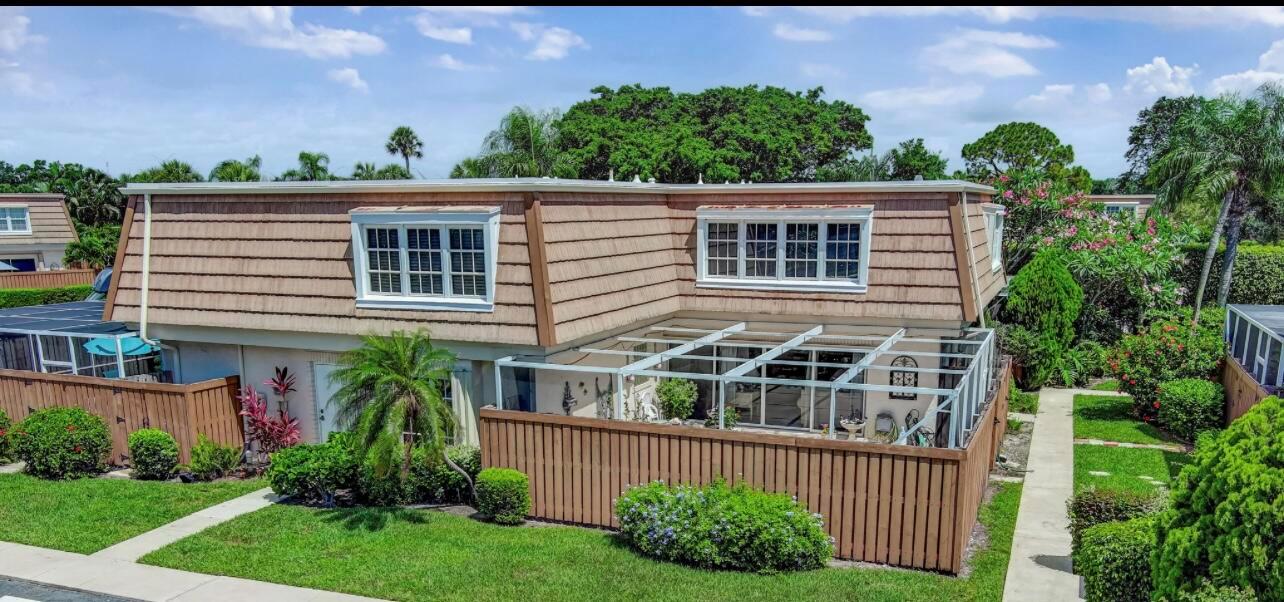 Winchester Dr, Palm Beach Gardens, FL 33410
