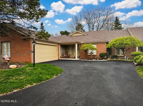 5707 Chardonnay Dr, Toledo, OH, 43615-7312 | Card Image