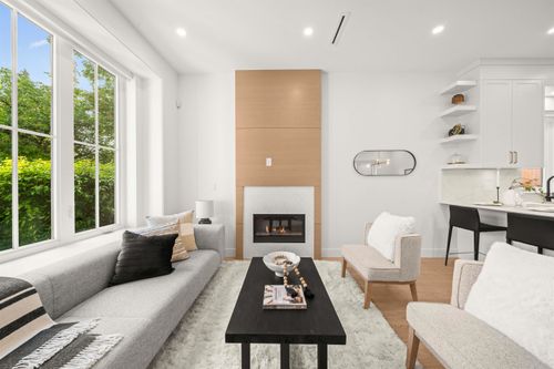 1-312 E 40th Ave, Vancouver, BC, V5W1L9 | Card Image