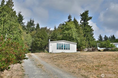 570 Crockett Lake Dr, Coupeville, WA, 98239-9547 | Card Image