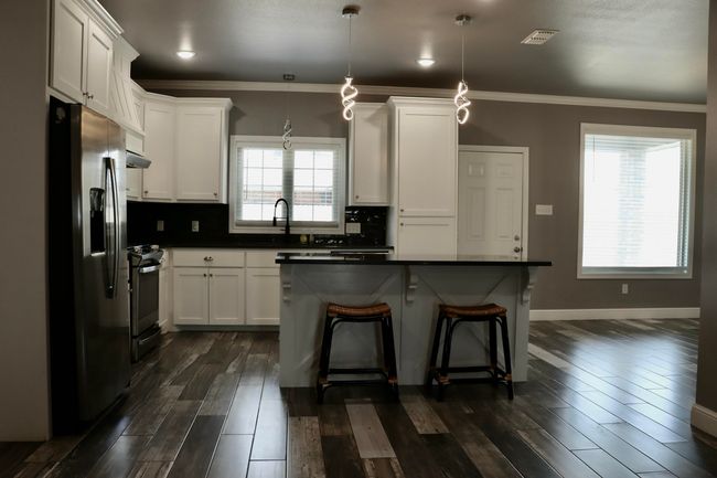 6952 24 Th St, House other with 3 bedrooms, 2 bathrooms and null parking in Lubbock TX | Image 4