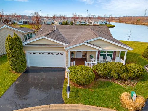 110 Jockey Ct, Grayslake, IL, 60030-9624 | Card Image