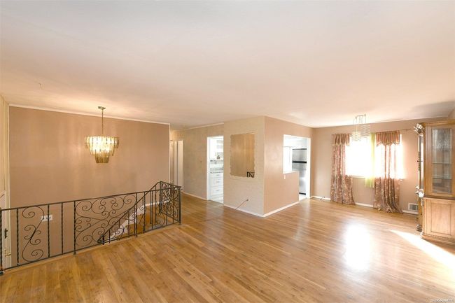 5 Weymouth St, House other with 4 bedrooms, 2 bathrooms and null parking in Dix Hills NY | Image 5