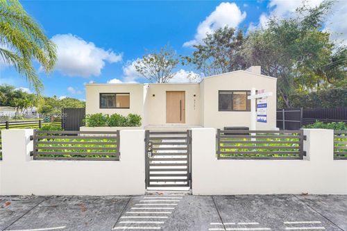 4721 Nw 6th Ave, Miami, FL, 33127-2444 | Card Image