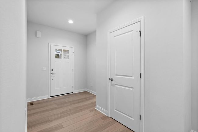 403 Sandy Circle, House other with 3 bedrooms, 2 bathrooms and null parking in Pewaukee WI | Image 16