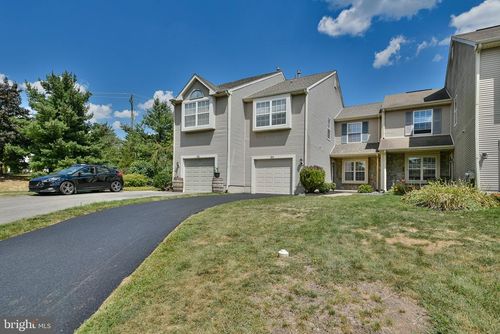 35 Nutmeg Pl, NEWTOWN, PA, 18940-9279 | Card Image