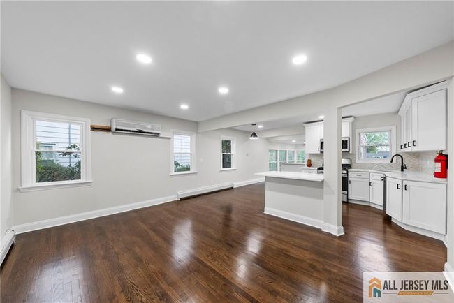 16 Lakeside Dr S, House other with 4 bedrooms, 3 bathrooms and null parking in Piscataway NJ | Image 6