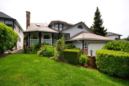 15 Parkwood Pl, Port Moody, BC, V3H4K7 | Card Image