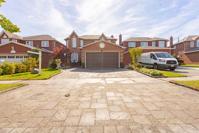 207 Mossbrook Sq, House other with 4 bedrooms, 4 bathrooms and 4 parking in Pickering ON | Image 1