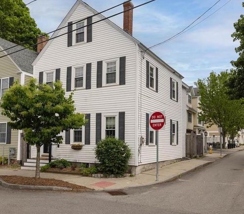 68 Mcdonough St, Portsmouth, NH, 03801-3930 | Card Image