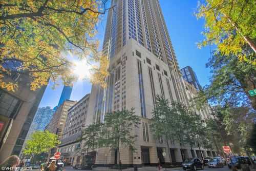 p-142-55 E Erie St, CHICAGO, IL, 60611-2798 | Card Image