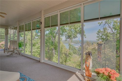 16 Buckingham Ct, Camdenton, MO, 65020-3812 | Card Image