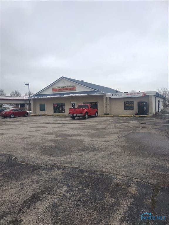 1431 Scott St, Napoleon, OH 43545