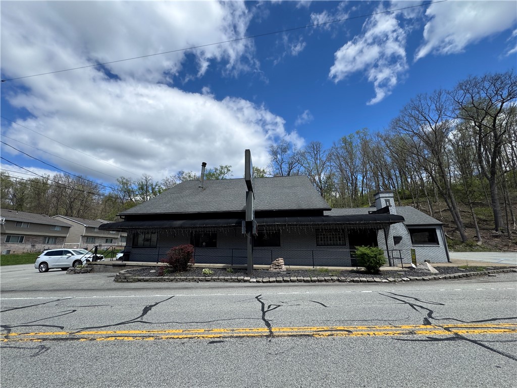 2811 Lincoln Way, White Oak, PA 15131