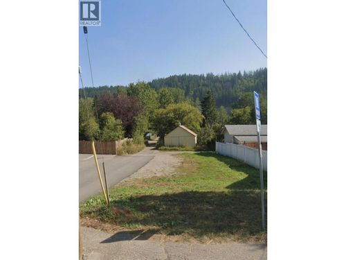 2648 Queensway, Prince George, BC, V2L1N2 | Card Image