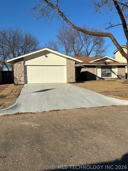 2204 W Boston Street, Broken Arrow, OK, 74012 | Card Image