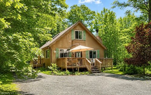 11285 Pebble Dr, Roscommon, MI, 48653-7636 | Card Image