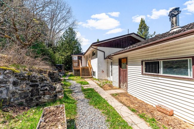 39220 Combermere Rd, House other with 5 bedrooms, 2 bathrooms and 2 parking in Combermere ON | Image 39