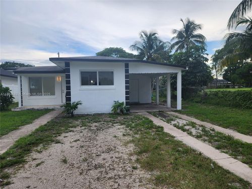 418 Nw 8th Ave, Boynton Beach, FL, 33435-3028 | Card Image