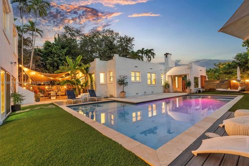 521 Ne 119th St, Biscayne Park, FL, 33161-6233 | Card Image