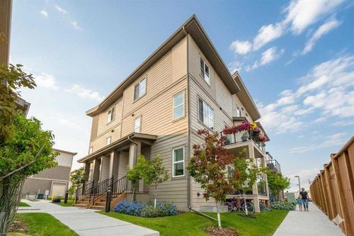 60-2117 81 St Sw, Calgary, AB, T3H6H5 | Card Image