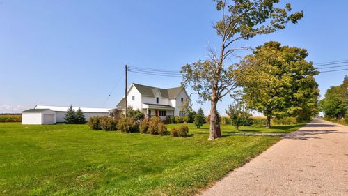 2643 N Kirk Rd, Fairgrove, MI, 48733-9765 | Card Image