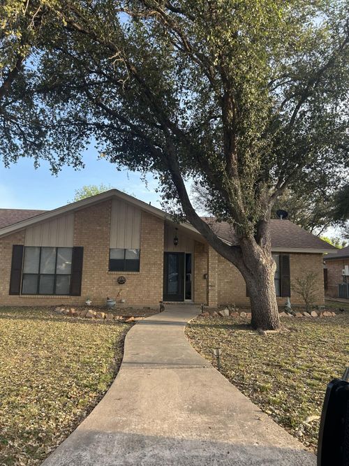 3221 Cedarhill Dr, San Angelo, TX, 76904-7305 | Card Image