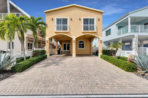 226 Normandy Dr, Tavernier, FL, 33070-2737 | Card Image