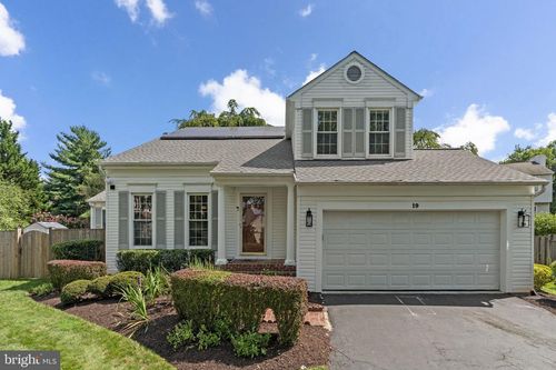 19 Saddleview Ct, NORTH POTOMAC, MD, 20878-3861 | Card Image