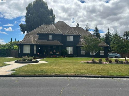 15 Madeira Ct, Oakley, CA, 94561-1735 | Card Image