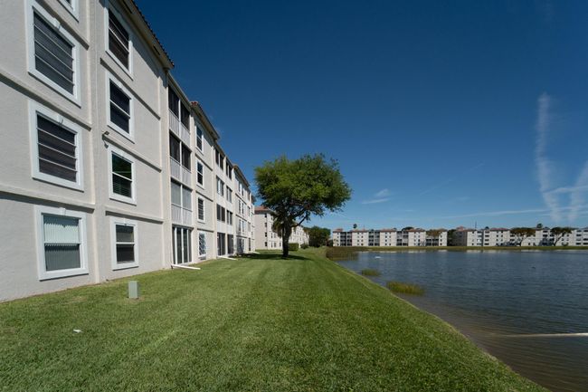 APT-105 - 14112 Huntington Pointe Dr, Condo with 2 bedrooms, 2 bathrooms and null parking in Delray Beach FL | Image 28