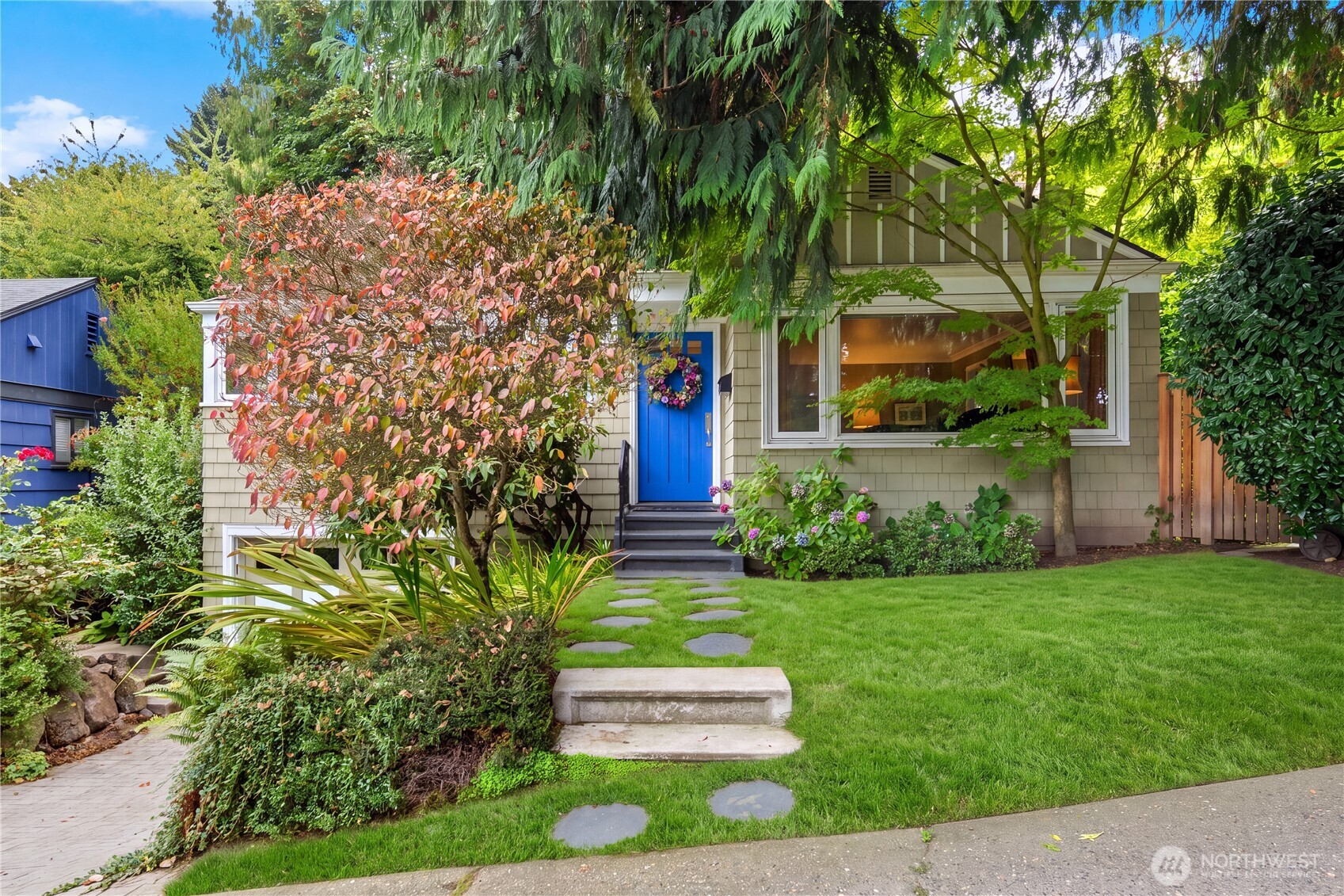 2706 56Th Ave Sw, For Sale in Seattle - eXp Realty