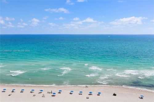 17j-5555 Collins Ave, Miami Beach, FL, 33140-2434 | Card Image