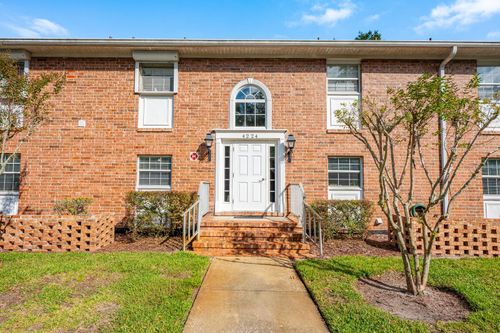 8b5-4224 Lake Underhill Rd, ORLANDO, FL, 32803-7002 | Card Image