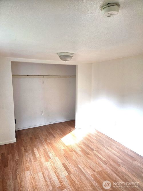 18343 Albany Street Sw, Rochester, WA, 98579 | Card Image