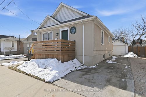 65 St George St, St. Catharines, ON, L2M5P5 | Card Image