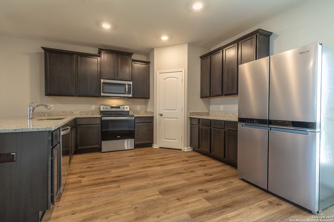 9106 Canvas Run, House other with 5 bedrooms, 3 bathrooms and null parking in Converse TX | Image 11