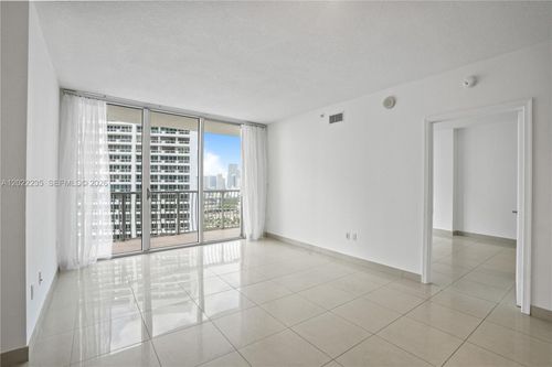 2804-1750 N Bayshore Dr, Miami, FL, 33132-3210 | Card Image