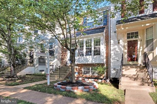 8302 Wallace Ln, MANASSAS, VA, 20109-8249 | Card Image