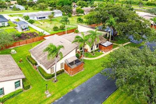 8012 Se Villa Cir, Hobe Sound, FL, 33455-2043 | Card Image