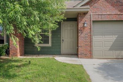 1017 Sw 91st Street, Townhouse with 2 bedrooms, 1 bathrooms and null parking in Oklahoma City OK | Image 2