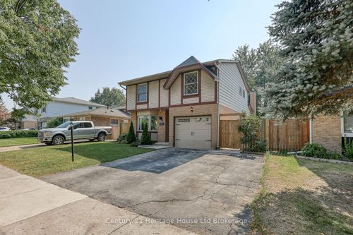 9 Edmunds Cres, London, ON, N5Z4J1 | Card Image