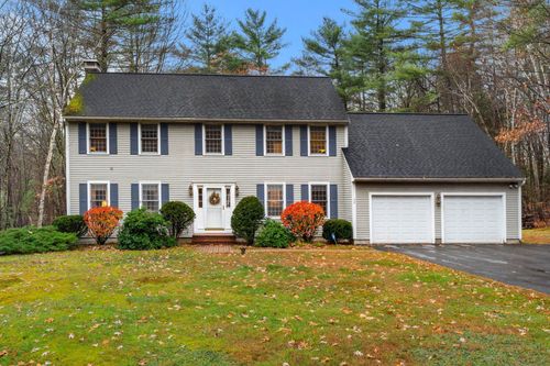 77 Stowell Rd, Bedford, NH, 03110-4716 | Card Image