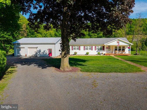 2233 Cumberland Rd, Bedford, PA, 15522-6452 | Card Image